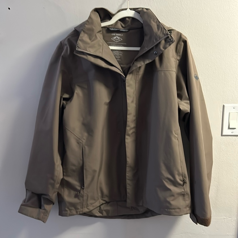 Large Mountain Designs Lightweight Coat